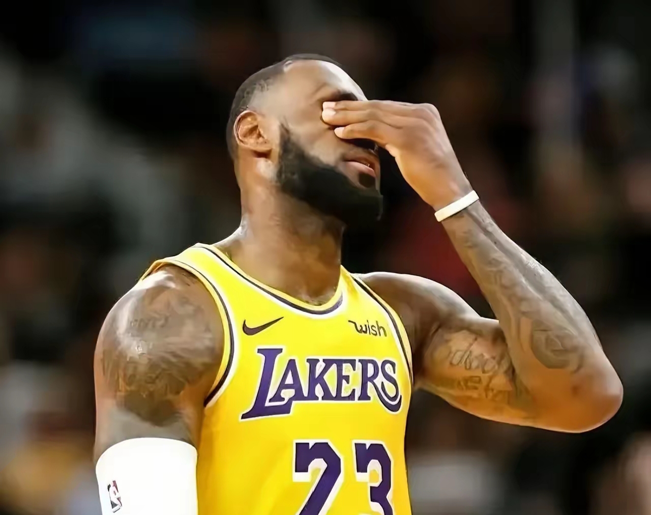 里程碑夜！洛杉矶湖人扳平良机；NBA常规赛关键时刻刷纪录；压力陡增；高层口径保持一致的简单介绍